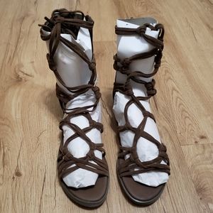 Breckelles DG23 Suede Knotted Sanda…